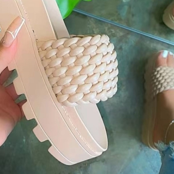 PU Leather Open Toe Platform Sandals - Picture 4 of 4